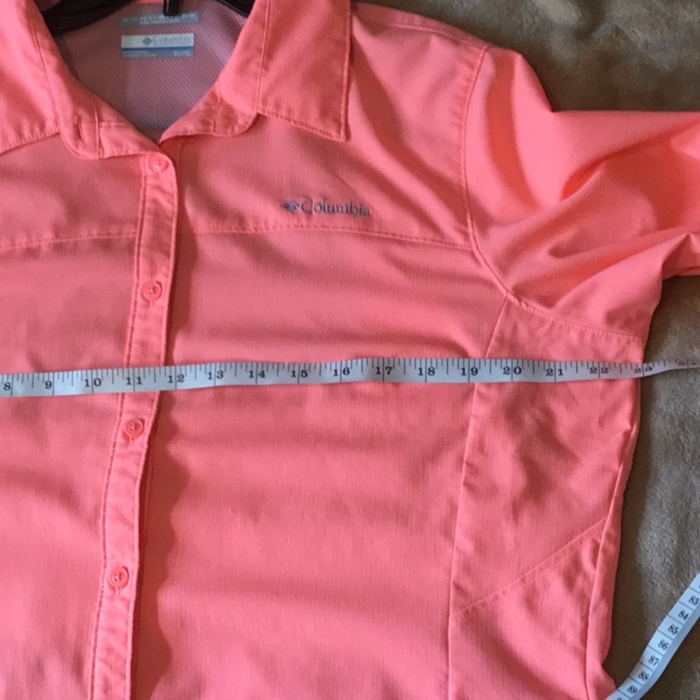 Columbia Women's Coral Button-Front Outdoor Shirt - Picture 4 of 10